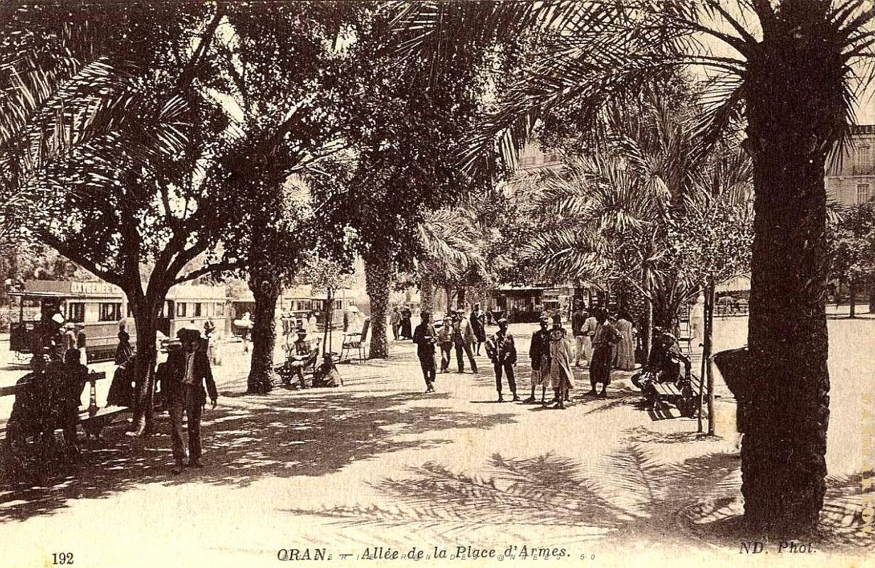 PA i- 11- Place d'armes animee.JPG